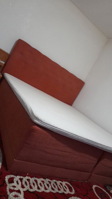 Vând un dormitor foarte confortabil