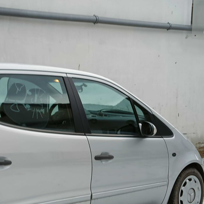 Mercedes a class 160 benzină cu cutie automată model 2003