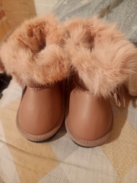 Продам угги на девочку