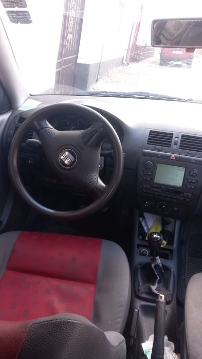 Seat Ibiza 2001 benzină, 704 € — imagine 1
