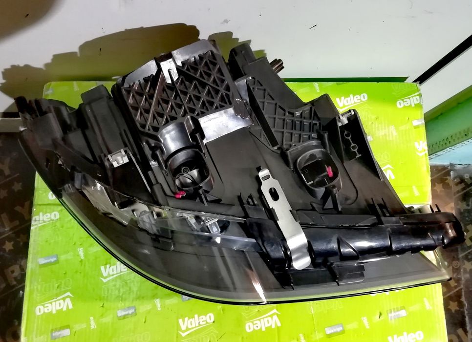 Фар фарове за BMW F10 F11 M5 / БМВ 5 Ф10 Ф11 Dynamic Xenon Lci USA.