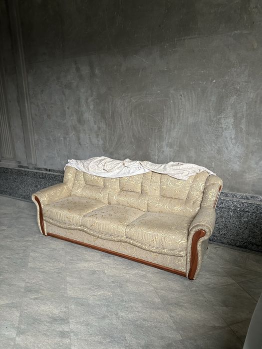 Продается диван и кресло