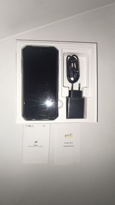 Бронированный телефон IXXI J7