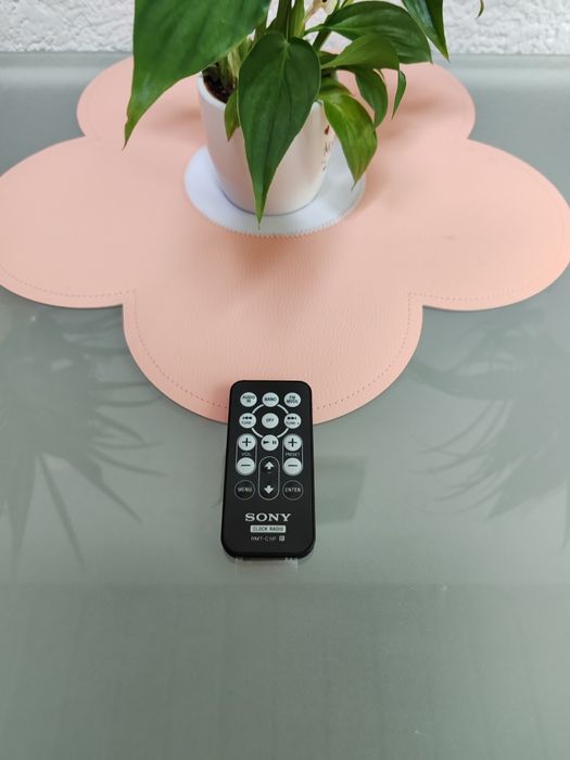 Vând telecomandă originală Sony RMT-C1iP