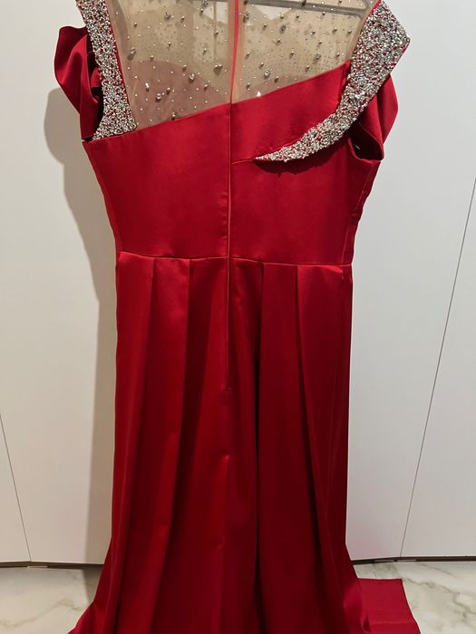 Платье красное 48 размера на той!