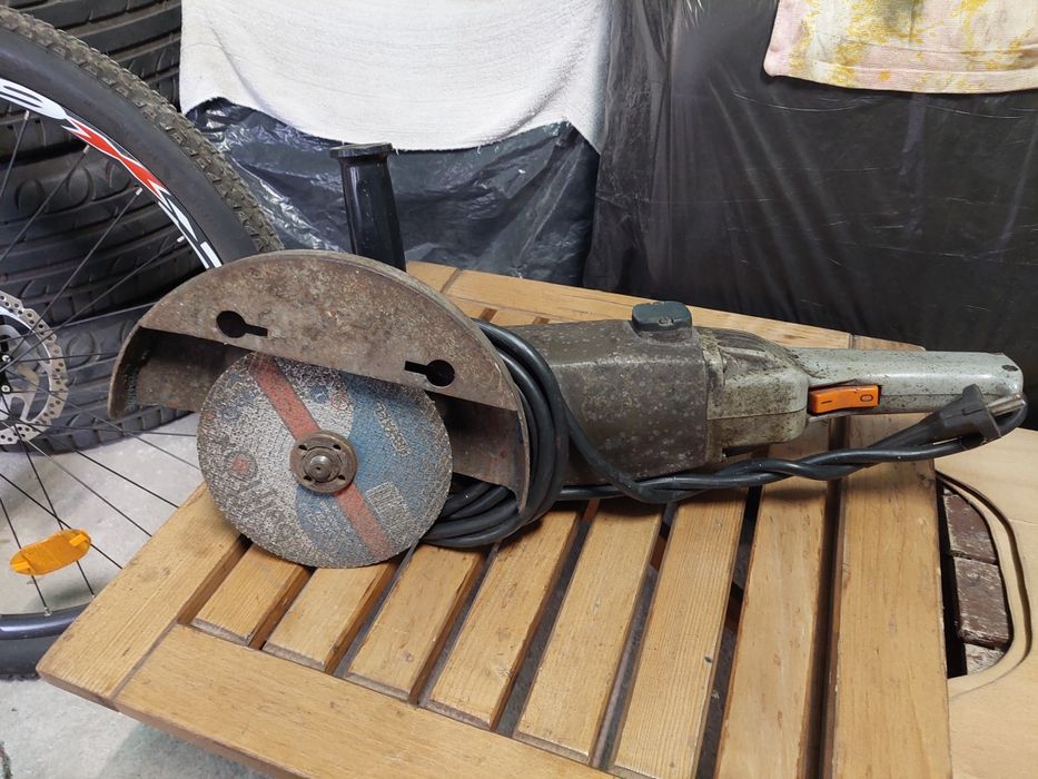 Български ъглошлайф.