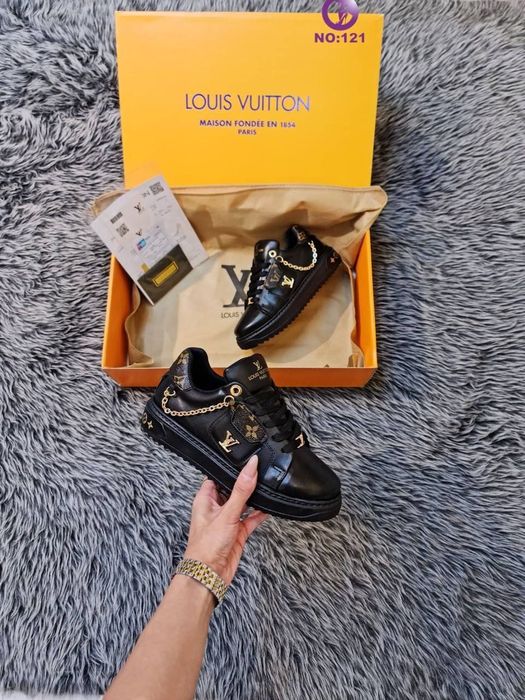 Adidasi Dama pe Comanda!