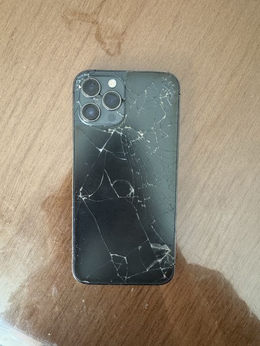 Айфон 12 pro max 70000