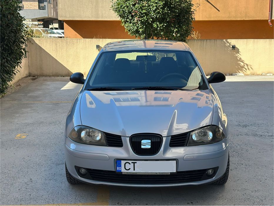 Vând Seat Ibiza { 2007 } 1.2 Benzină