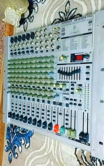 Behringer 18 32 Mishker Pult