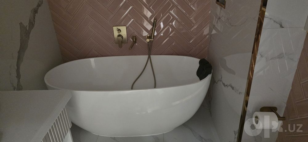 Продам ванну отдельно стоящую 140*75 см