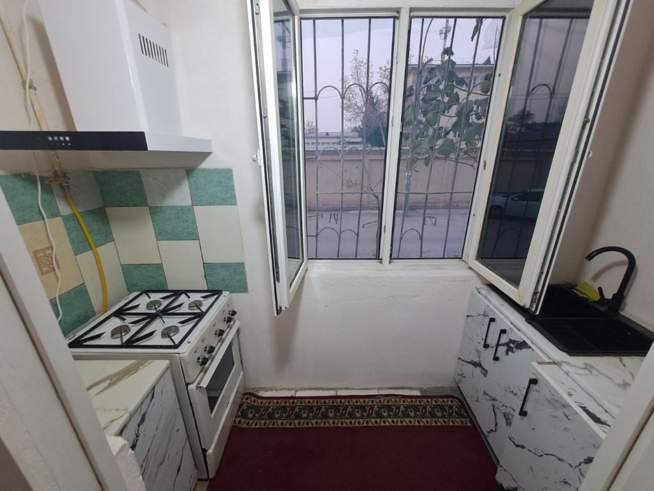 1 хоналиг бывший общежите без Маклер