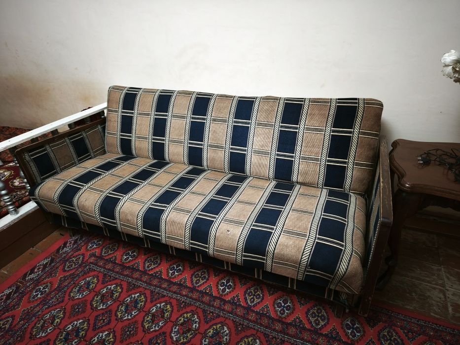 Мягкий диван сотилади 2шт