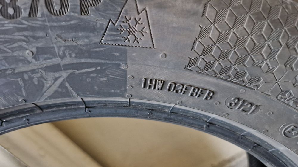 Vand cauciucuri iarna 215 65 R17