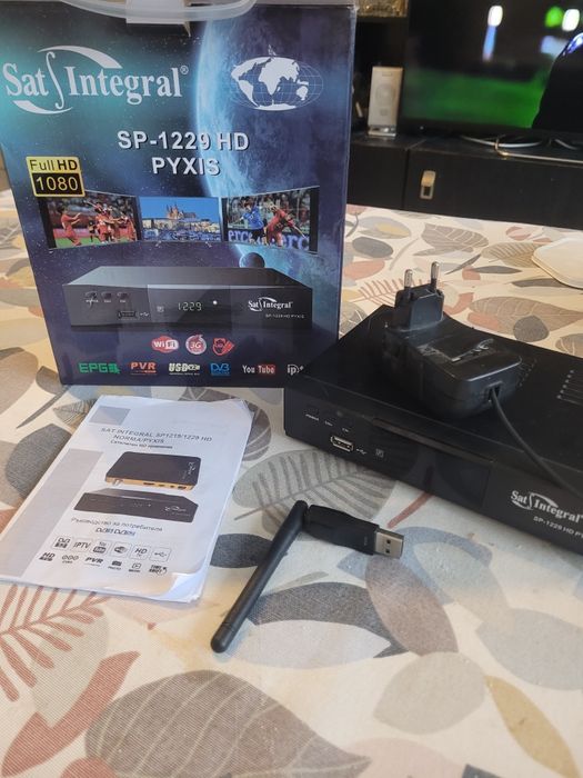 Сателитен приемник с донгъл