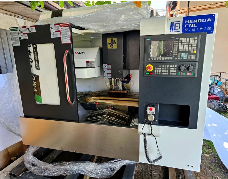 Centru de prelucrare prin frezare VMC640 freza cnc masina de frezat cn