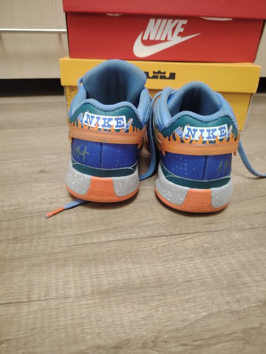 Adidași superbi, originali