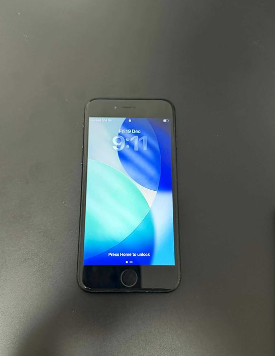 iPhone SE 3 (2022) - Midnight, 64GB - като нов - 81% батерия