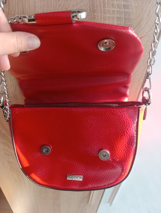 Лачена чанта Doca