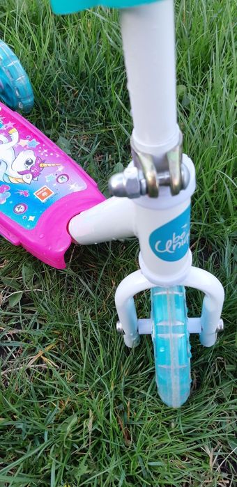 Vand trotineta fetite