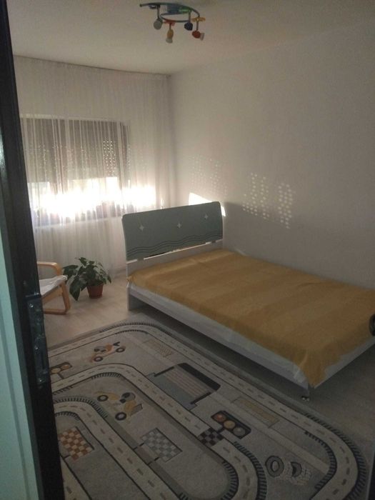 De vanzare apartament cu 3 cam decomandat