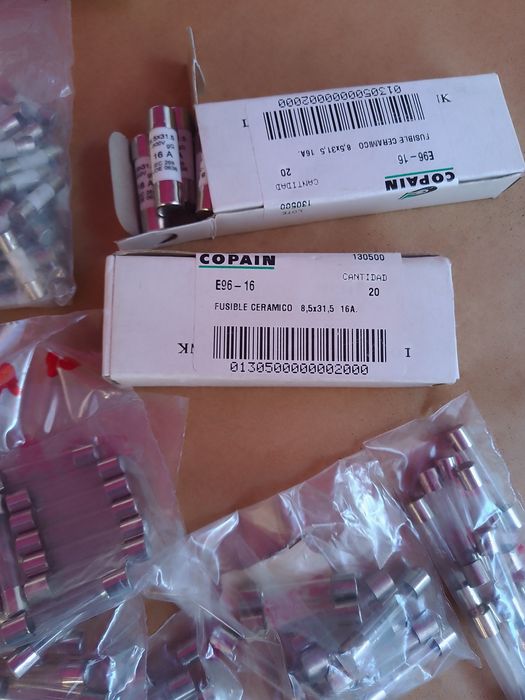 Lot sigurante ceramice/sticla diferite valori, noi , calitative Spania