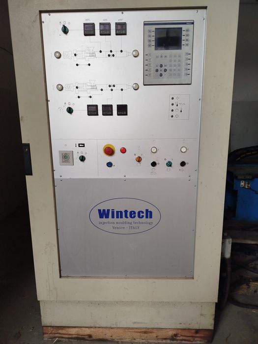 Литьевая машина для производства обуви из ЭВА.