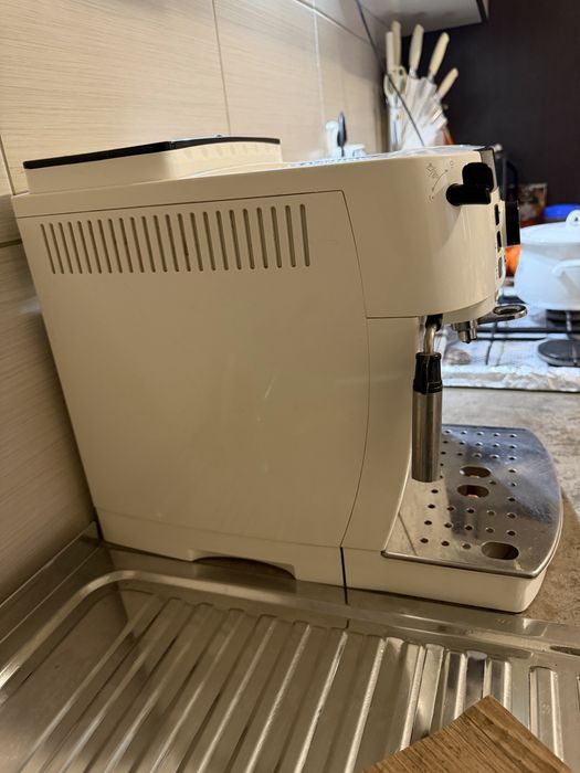 Expresor Automat DeLonghi