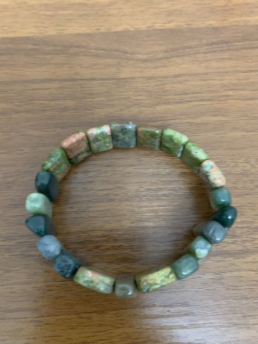 Браслет из натурального камня