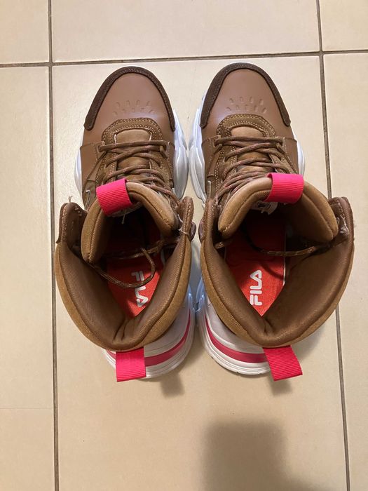 Ефектни спортни обувки от дамска серия - FILA Desert Boot