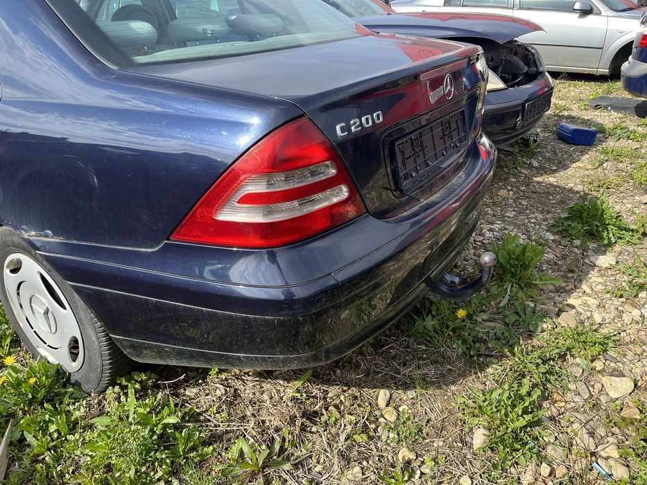 stop stanga/dreapat mercedes c class plus alte piese!