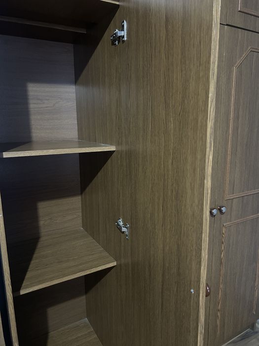 Mobila, dulap, tresing