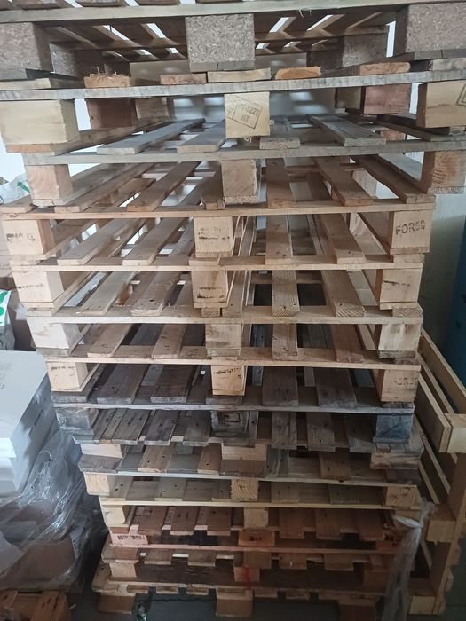 Vând paleti 1000×1200 (Schimbcubalotide lucernă)!