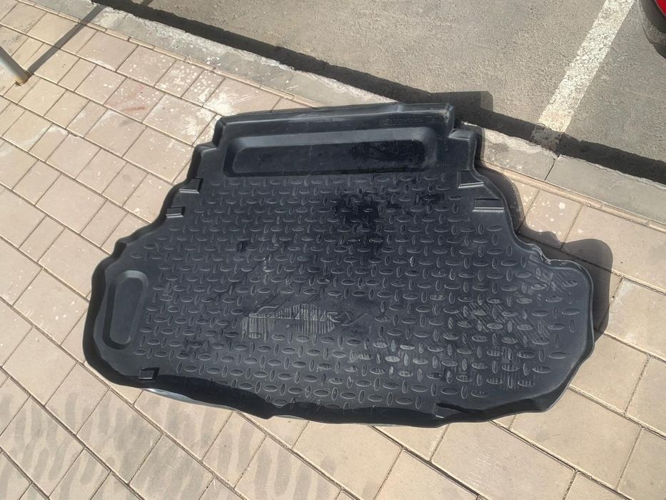 Продам полик в багажник