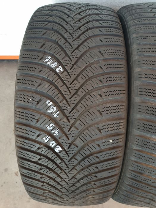 Зимни гуми 2 броя HANKOOK Winter Icept RS2 205 45 R16 дот 2816
