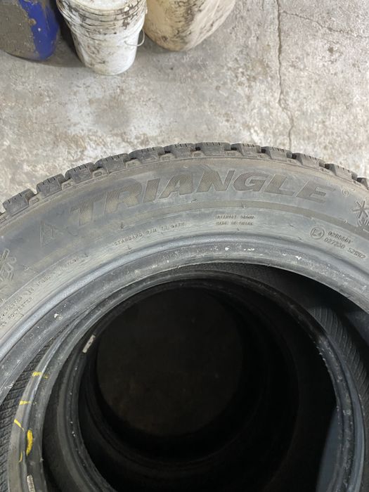 Продам комплект зимней резины Трианг