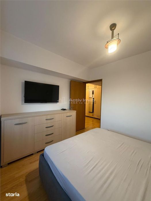 2 Camere, Brancoveanu, vis a vis de statia de metrou, Parcare