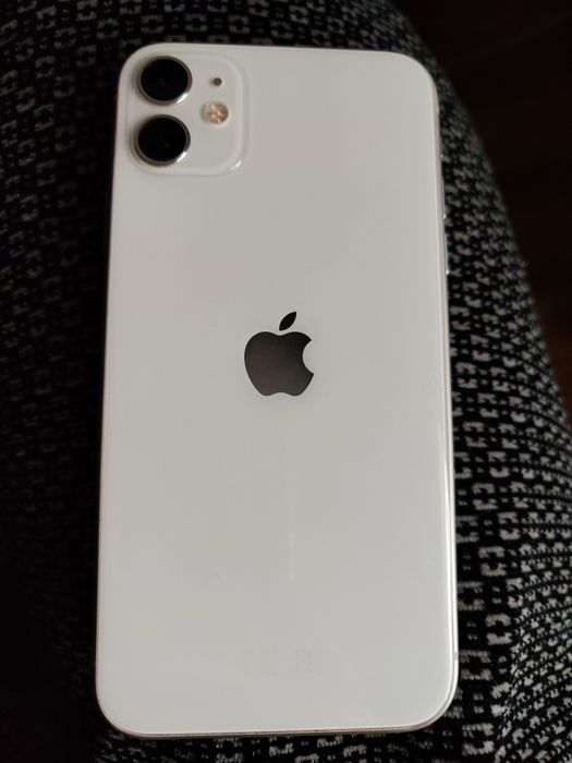 Продам айфон 11 белый