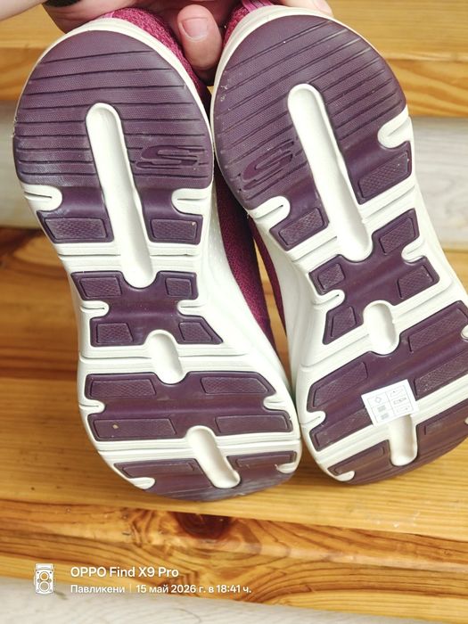 Чисто нови Skechers