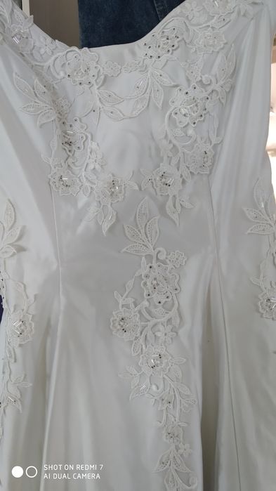 Продам свадебные платья