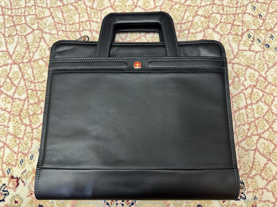 Продам кожаный портфель