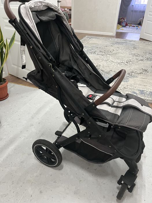 Продаю коляску и кенгуру