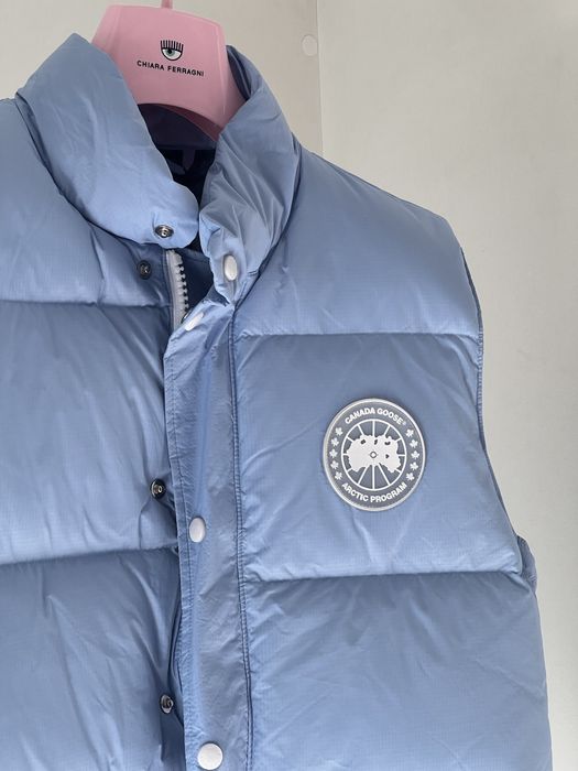 Продам жилет люкс Canada Goose