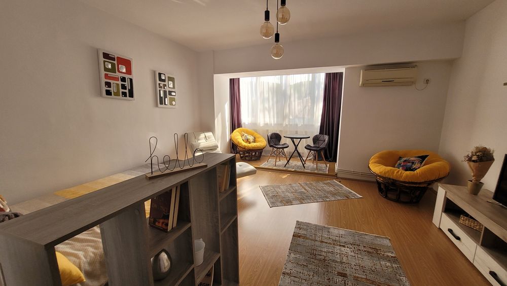 Inchiriez apartament cu o camera amplasat central