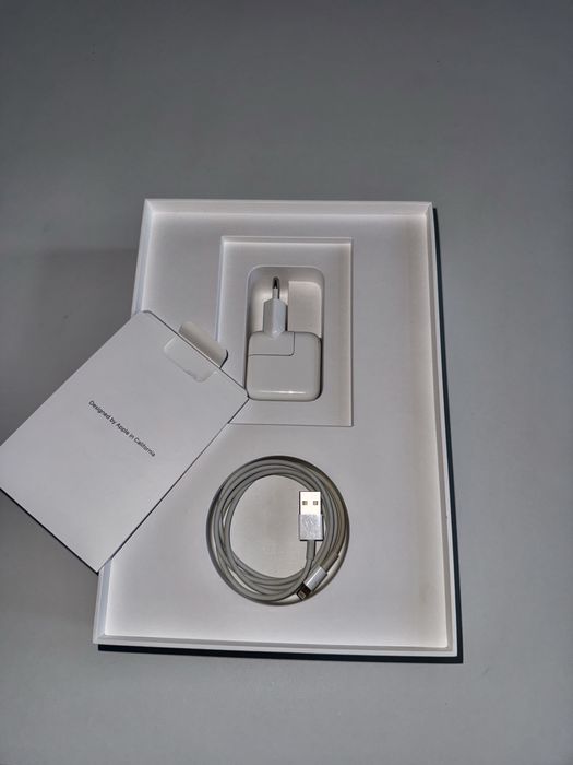 iPad 11th Generation - 32GB нез писалката