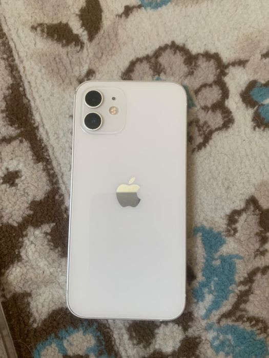 Продам iPhone 12