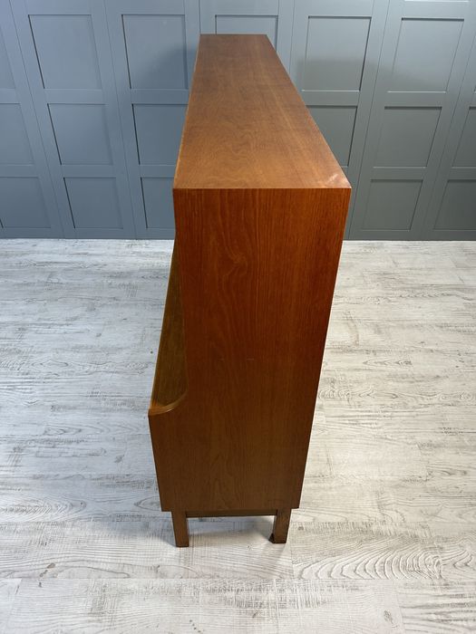 Бюфет от средата на миналия век Д864