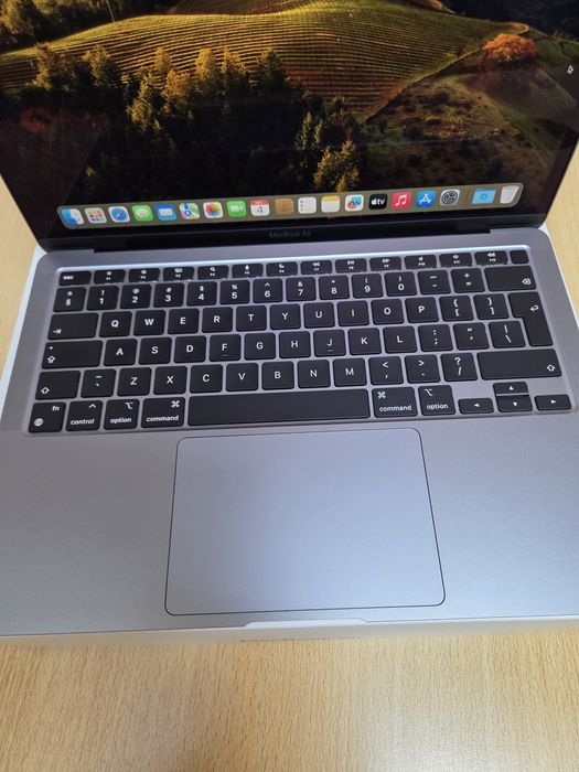 MacBook Air/M1/8 GB RAM/256 GB SSD/Space Gray-13 inch