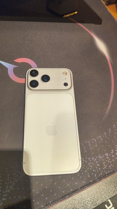 Motorola razr50 ultra 17 pro max