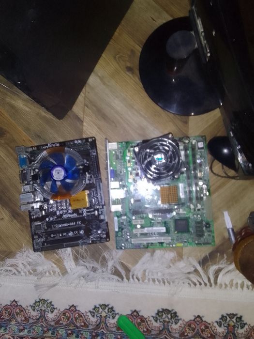 2 платы и видеокарты